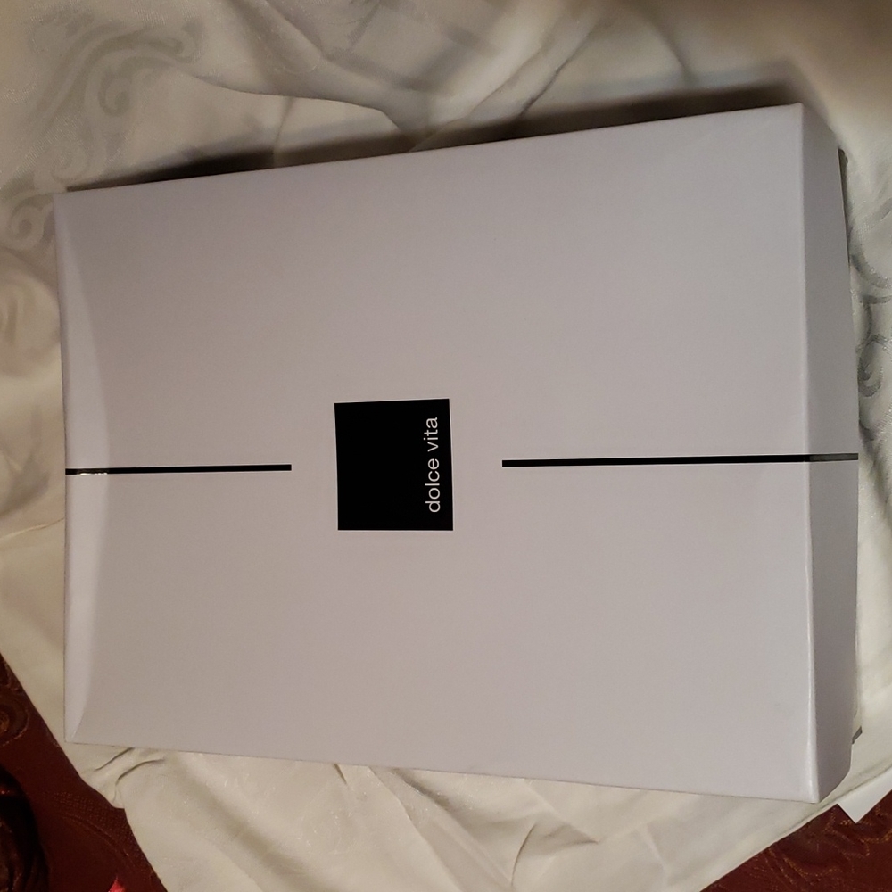 Shoes - Picture 7 of 7